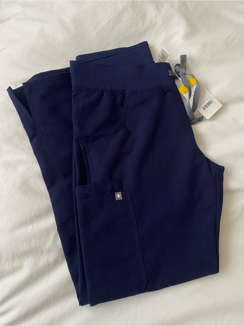 Women's Figs Navy Kade Cargo Scrub Pants NWT Petite Small
